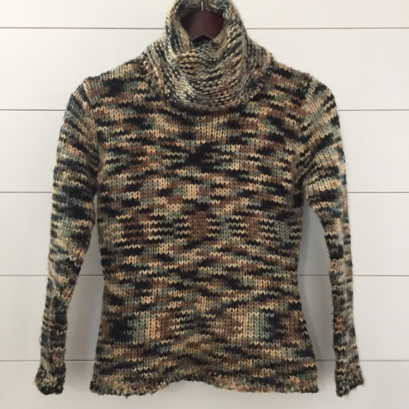 🛑 SOLD! CHUNKY CAMO Knit Crop Turtleneck Sweater - Picture 8 of 8